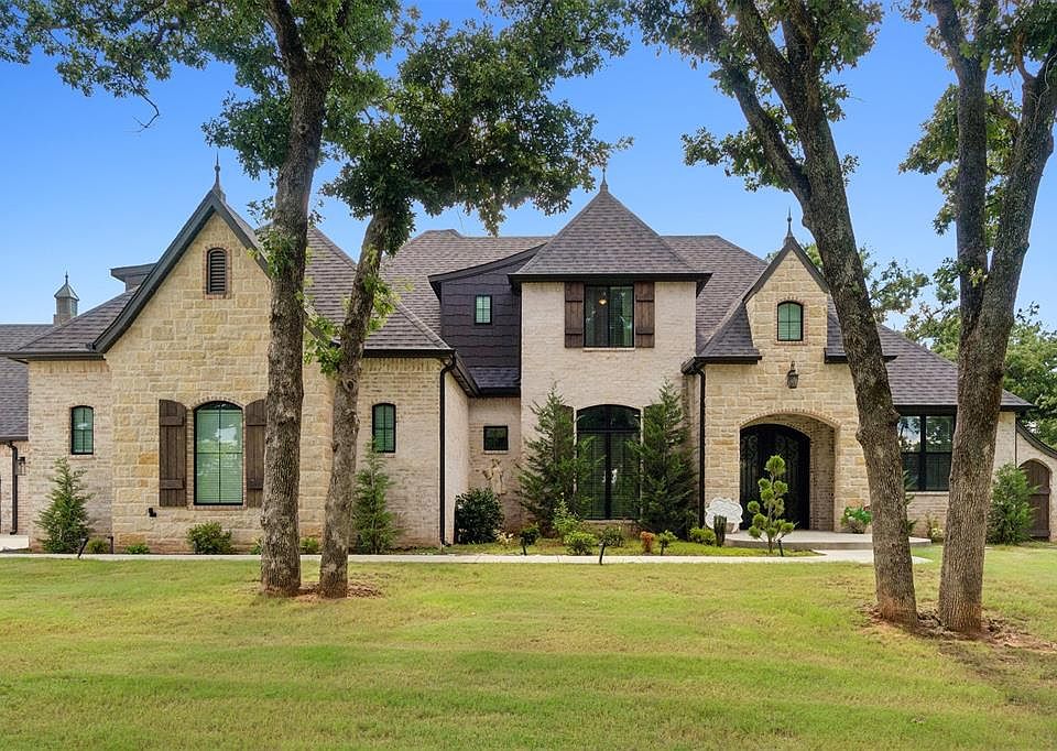 1st image of 16289 Vernon Cir