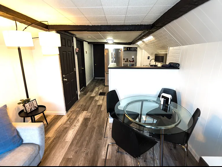 1315 Howard Ave #3 — Photo 3