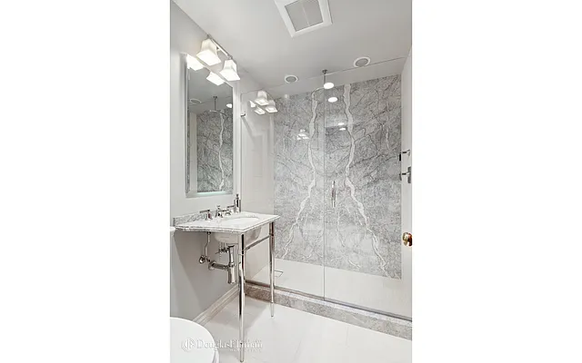 Sold by Douglas Elliman | media 25
