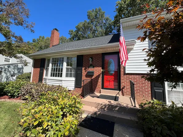 8407 W Boulevard Dr, Alexandria, VA 22308