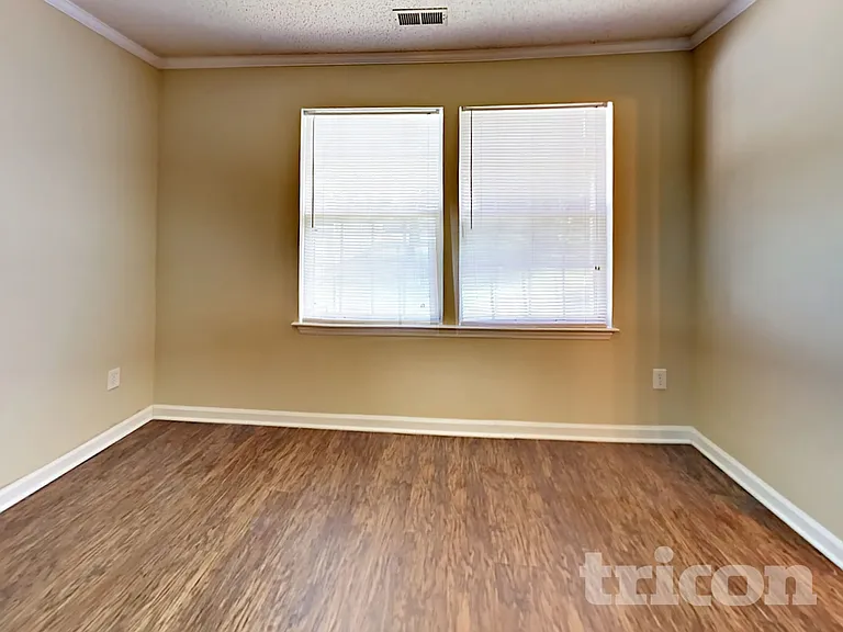 2104 David Earl Dr — Photo 6