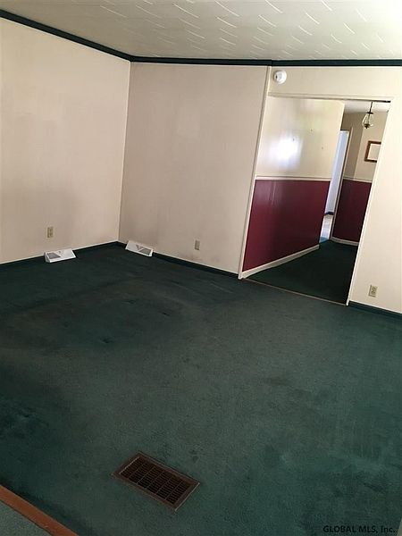 4th image of 399 FORTSVILLE Road