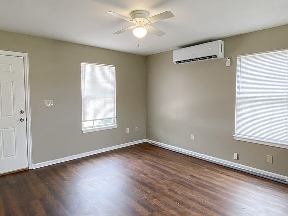 4th image of 821 W 18th St APT D