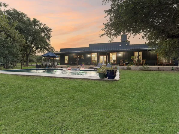 105 Dillard Lane, Bergheim, TX 78004