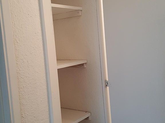 5th image of 16-2052 Vanda Dr #B