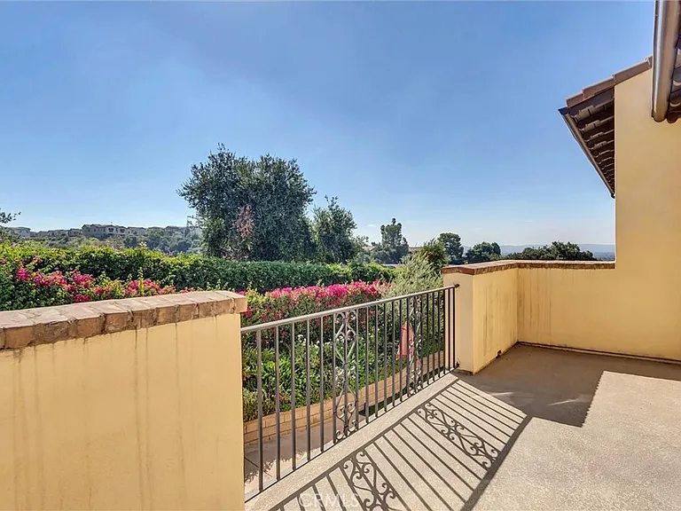 510 E Viewcrest Dr — Photo 36