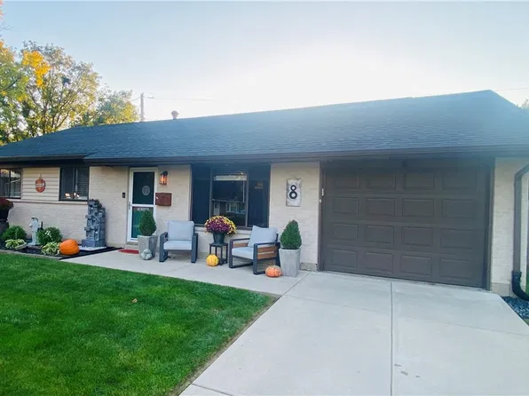 8 Vienna Ct, Brookville, OH 45309
