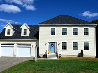 2 Queen Lillian Cir, Old Orchard Beach, ME 04064