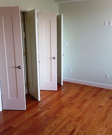 4th image of 27-04 Hoyt Ave S #6