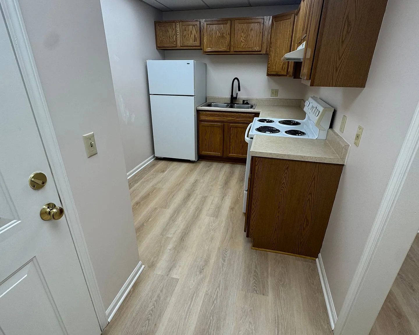 Coventry Apartments — Photo 4