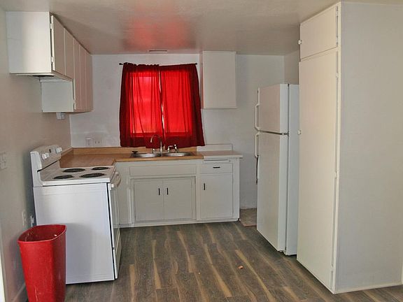 4th image of 18257 Devere Ct