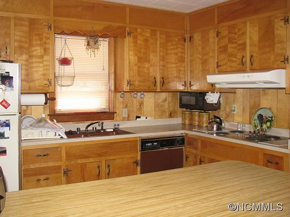 4th image of 315 White Dogwood Ln