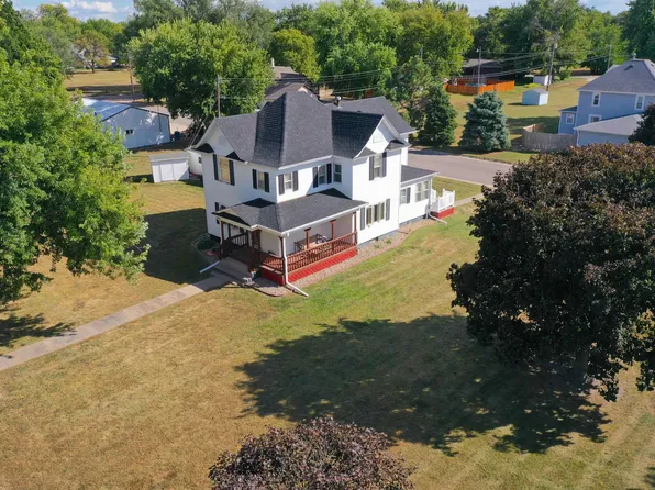 108 W 10th St, Harvard, NE 68944