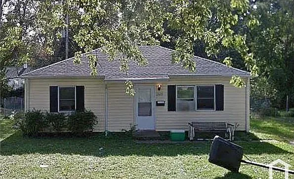 1303 Laurel Dr