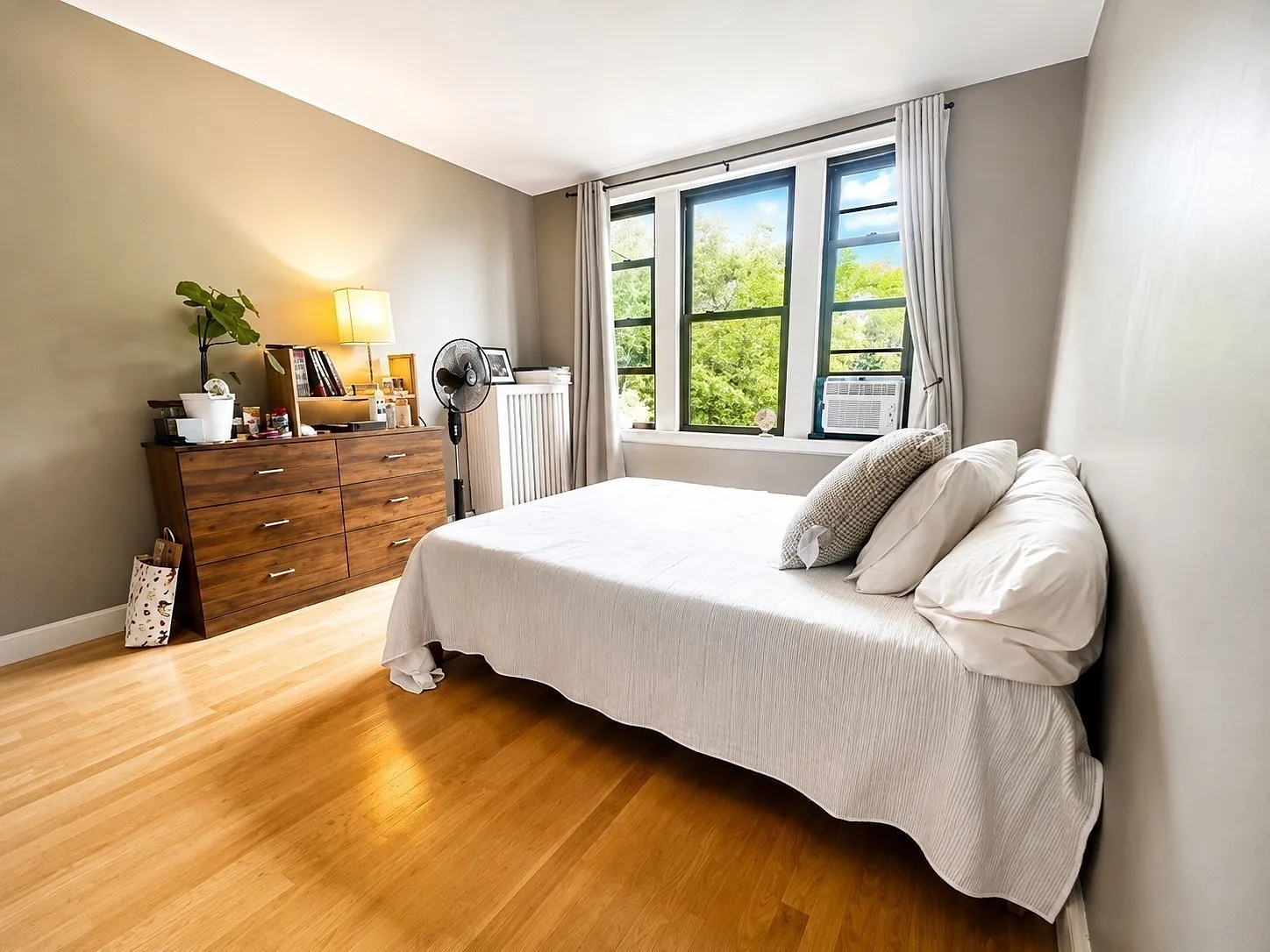 2 bed, 1.0 bath, 600 sqft, $2,450 — Photo 2