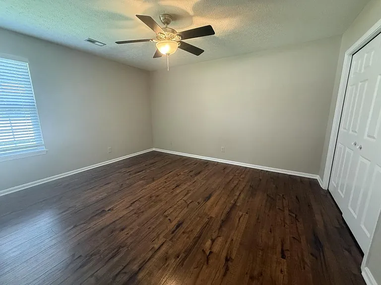 2444 Savannah Dr — Photo 9
