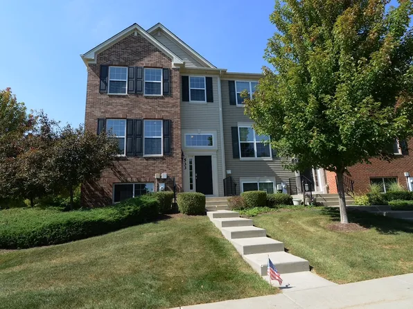 533 Town Center Blvd, Gilberts, IL 60136