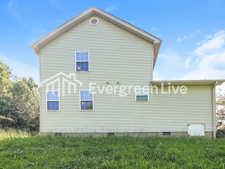 195 Beverly Ln — Photo 12