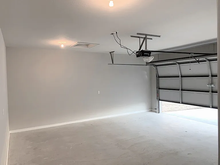 Garage (2-car)