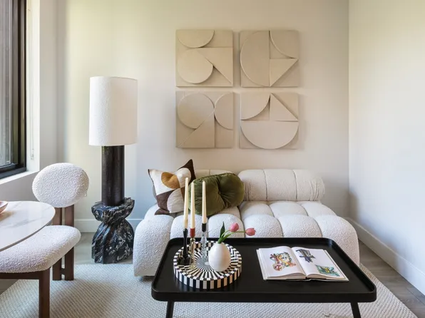 54 Crown Street image 2 of 27