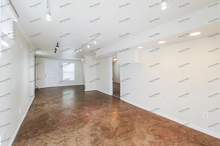 11233 Norton Ave — Photo 12