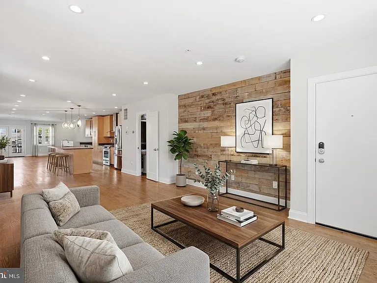 1820 Independence Ave SE #1 — Photo 5