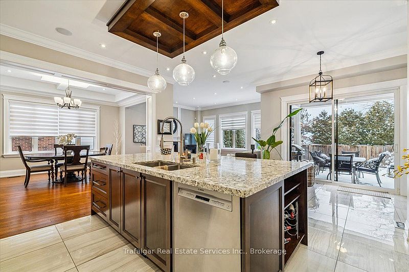 Burlington House for rent - 5 Bedrooms — photo 18