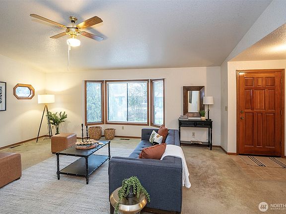 2nd image of 5933 Cotton Drive SE