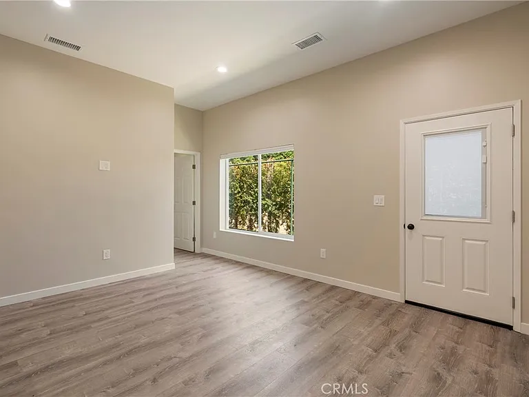 1732 E Ruddock — Photo 8
