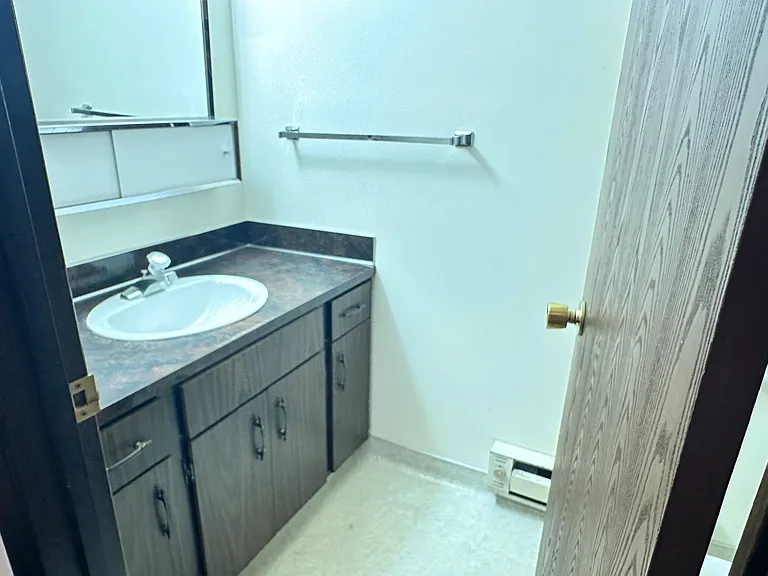 62 N 300 W #D — Photo 15