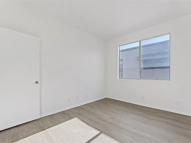 1175 E. Ocean Blvd — Photo 16