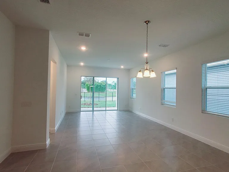 2058 Emerald Springs Dr — Photo 4