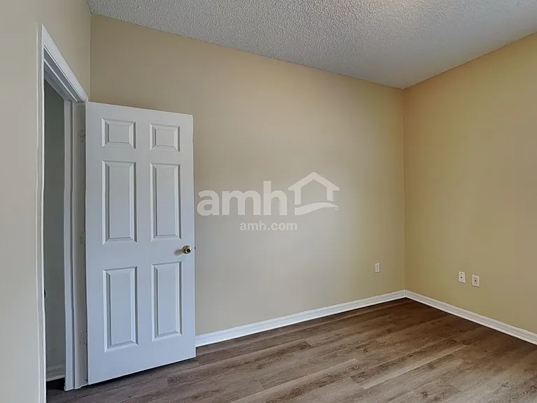 2505 Sherbrook Ln — Photo 16