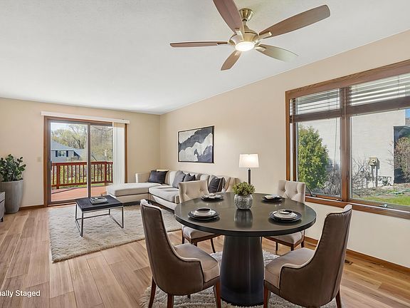 5th image of 8912 Vincent Pl