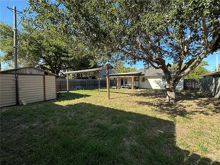 1213 Montreal Dr — Photo 28
