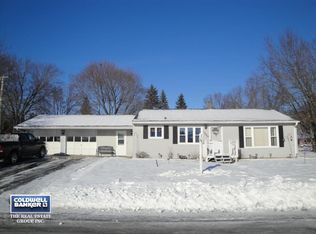 1005 W Millard St, New London, WI 54961