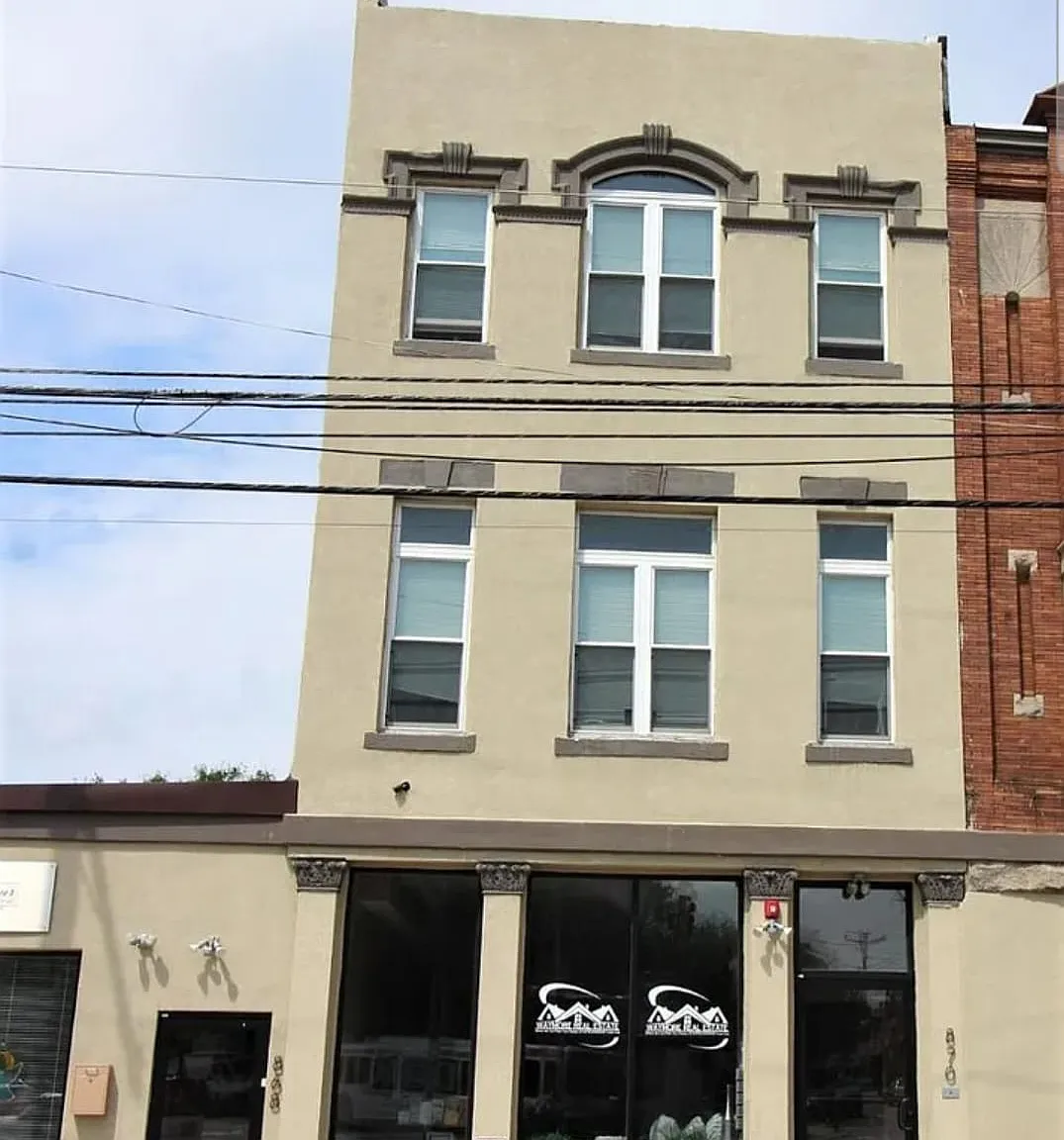 870 N 44th St — Photo 1