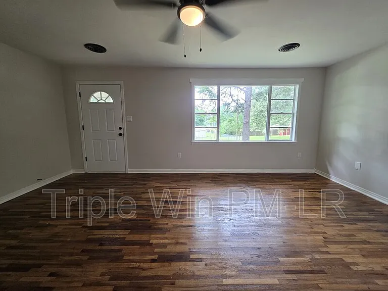 602 J K St — Photo 11