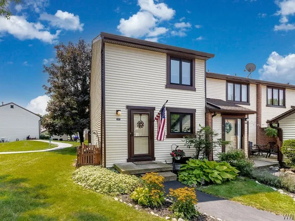 301 Charlesgate Cir, East Amherst, NY 14051