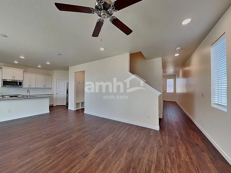 1519 N Barkvine Ave — Photo 6