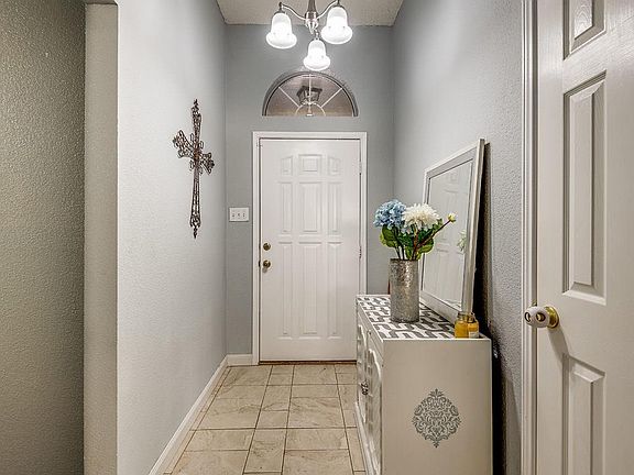 5th image of 363 Dalhart Dr