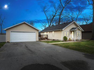 23198 South St, Edwardsburg, MI, 49112