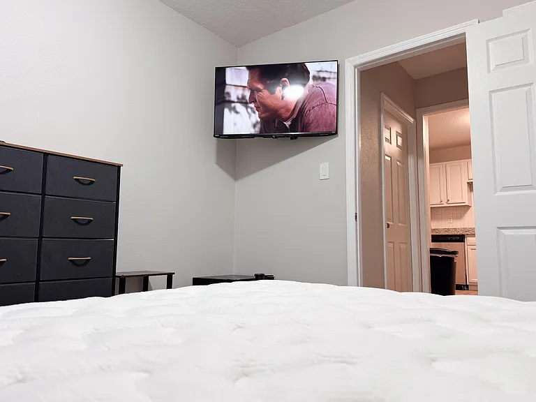Full size bed
