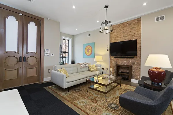 Sold by Space Marketing Shop | media 10