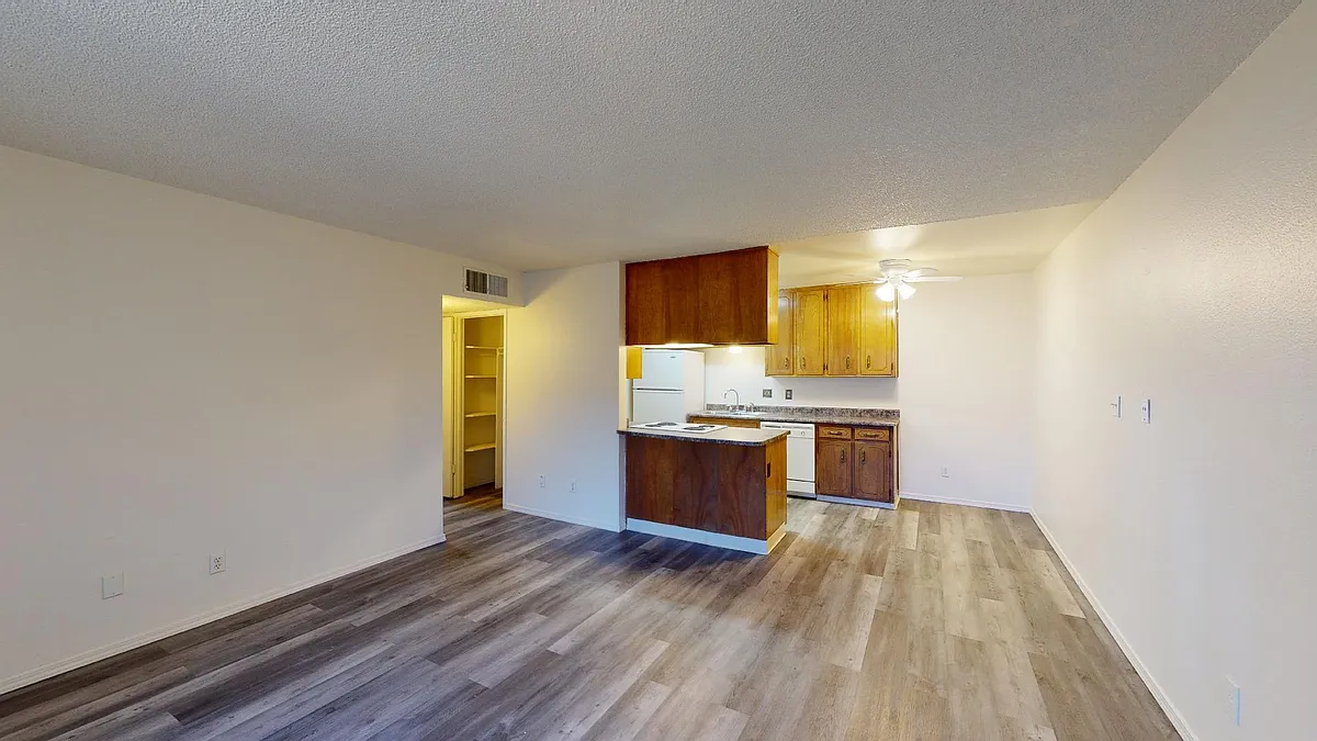 Building Photo - 2631 Lawrence St #5
