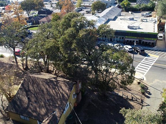 3rd image of 10128 Fair Oaks Blvd