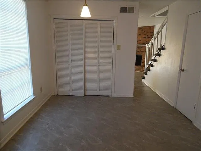 2 bed, 1.5 bath, 950 sqft, $1,075 — Photo 3