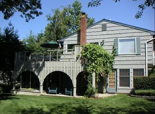 3 Belton Ct, Babylon, NY 11702