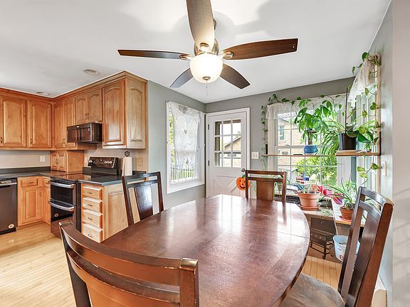 5th image of 2839 S Broadway St