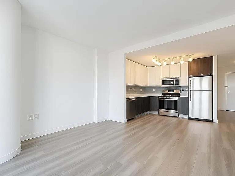 1524 Sheepshead Bay Rd #18L — Photo 5